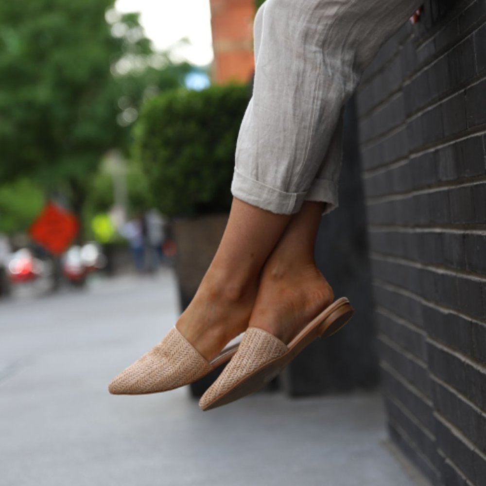 Good Condition, Dolce Vita Ezra Mule, Size 8.5 - Picture 2 of 7